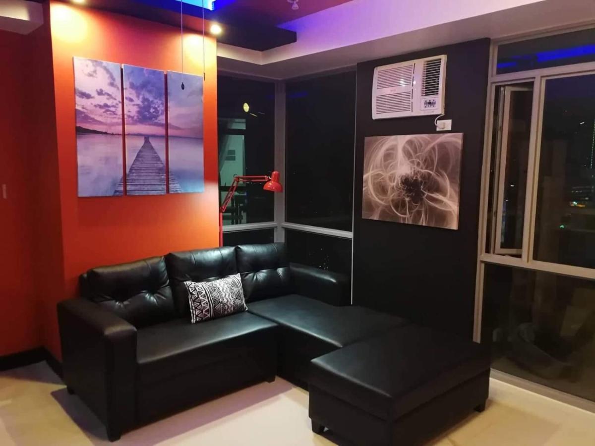 Cubao Manhattan Heights Unit 11Pq Tower B, 1Br Cidade Quezon Exterior foto